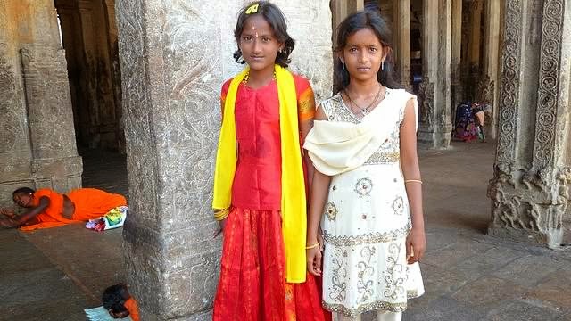 インドのマラリア感染地域で出会った少女